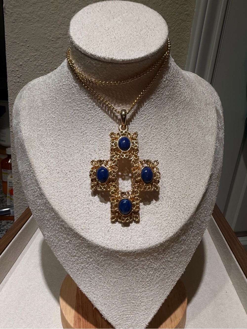 Avon cross